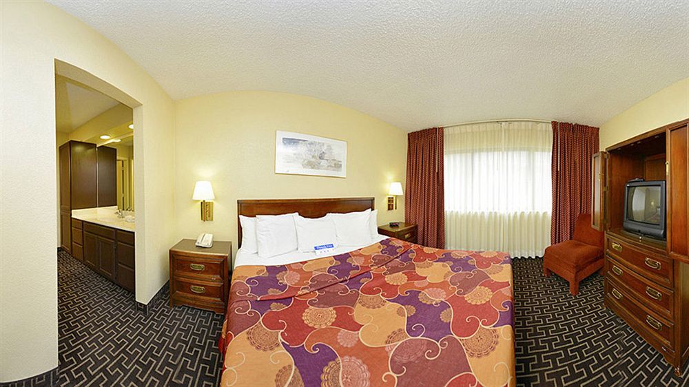 Americas Best Value Inn & Suites Extended Stay - Tulsa Bagian luar foto